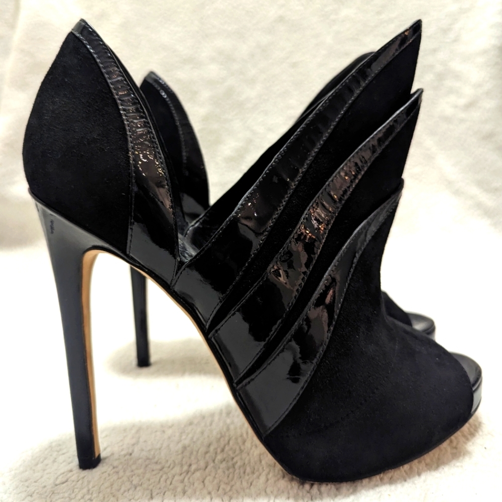 Alejandro Ingelmo Origami Peep Toe Bootie Heels!!